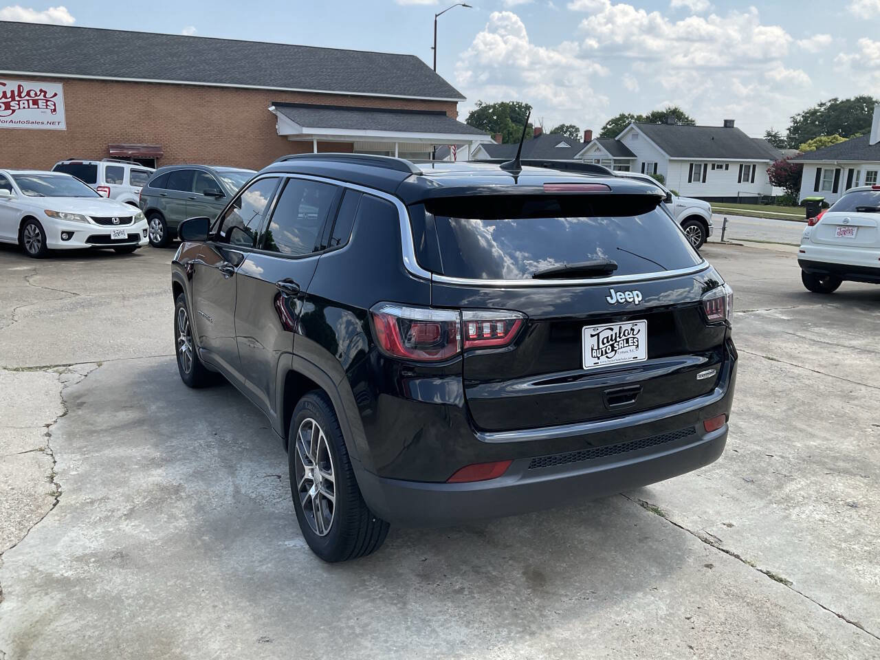 Used 2019 Jeep Compass Latitude w/ Popular Equipment Group image 5