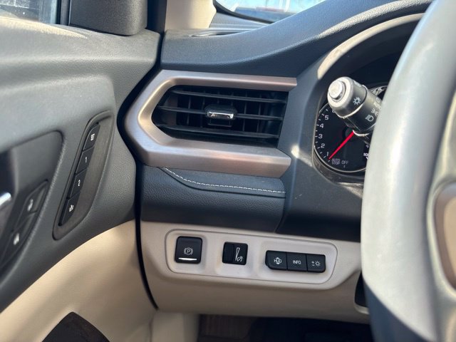 Used 2021 GMC Acadia Denali w/ Denali Ultimate Package AWD/4WD image 16