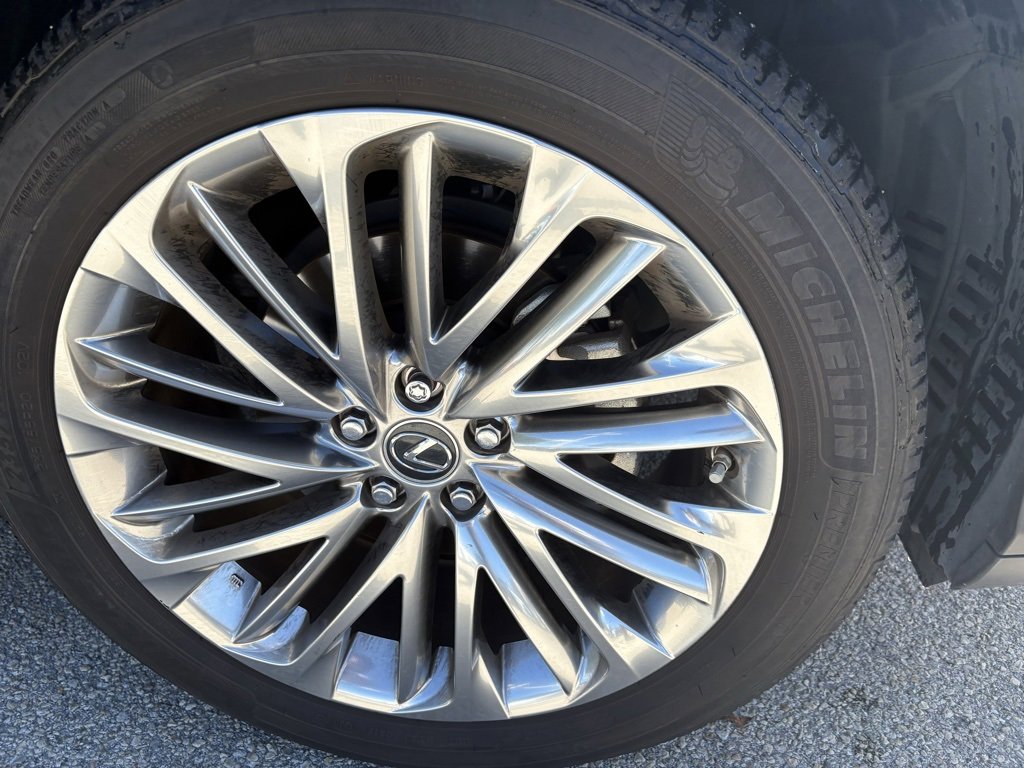 Used 2021 Lexus RX 350L Luxury w/ Accessory Package image 17