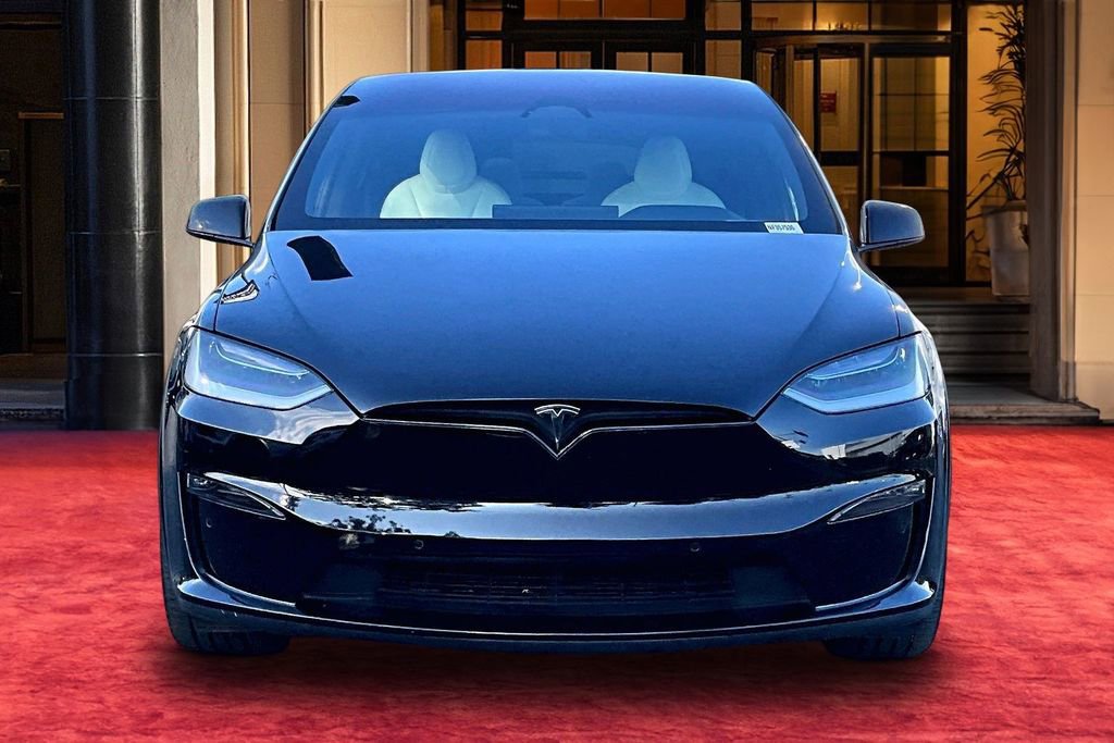 Used 2022 Tesla Model X Plaid image 3