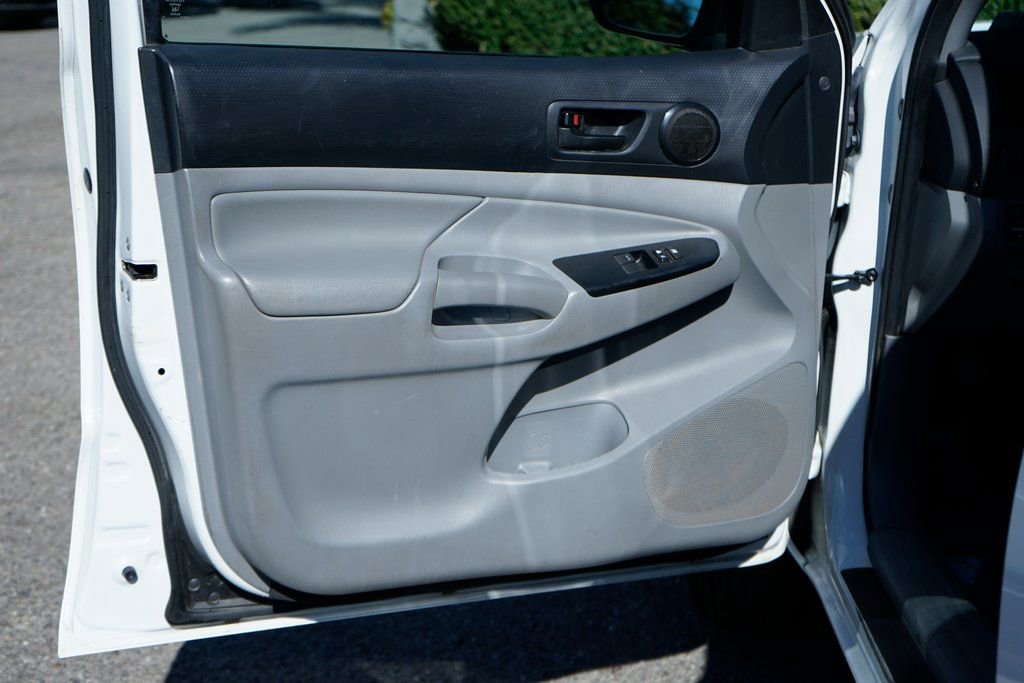 Used 2014 Toyota Tacoma 2WD Access Cab w/ Convenience Package image 14