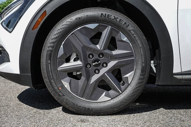 New 2026 Kia EV6 Light RWD image 18