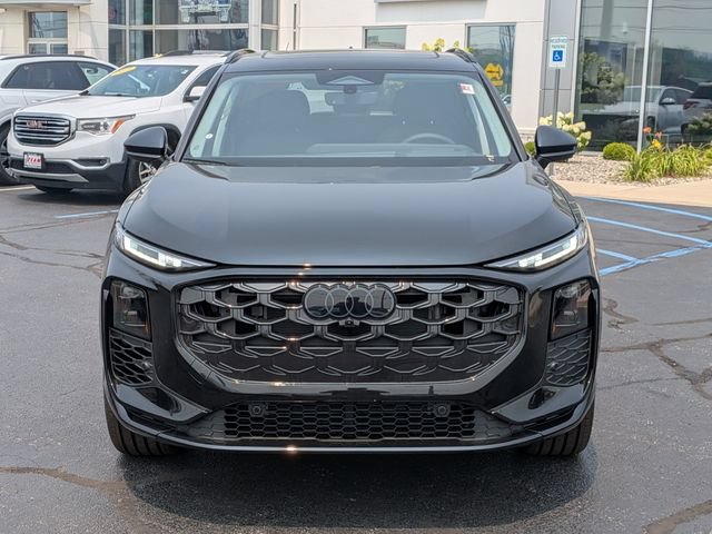 New 2026 Audi Q3 quattro 2.0T w/ 20" Wheel Package AWD/4WD image 2