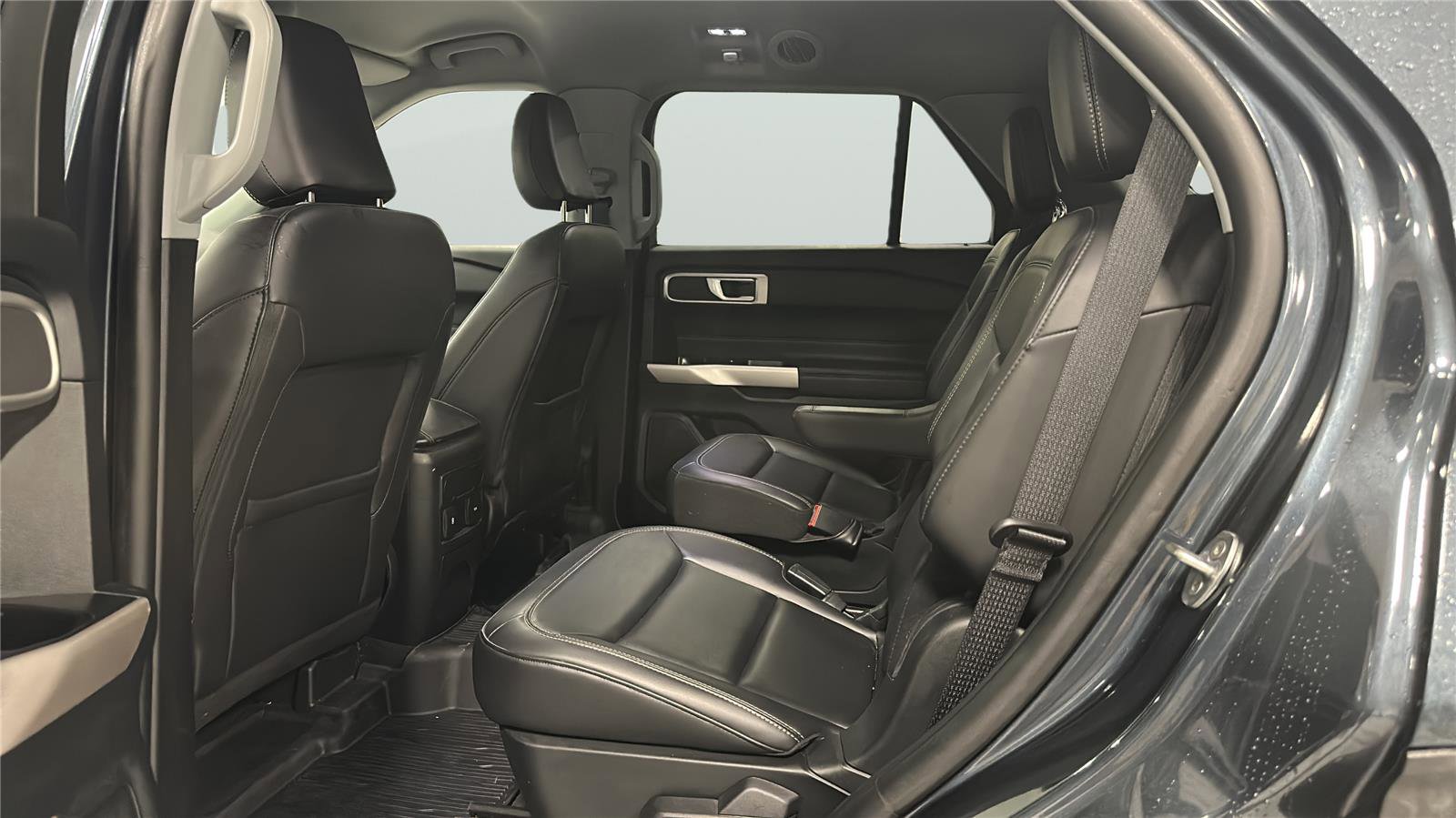 Used 2023 Ford Explorer XLT w/ Equipment Group 202A image 19