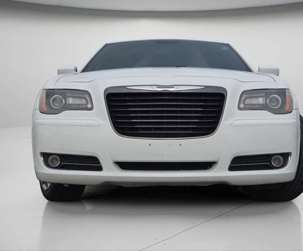 Used 2014 Chrysler 300 S image 3