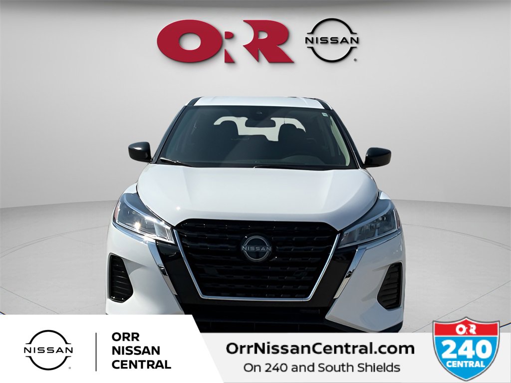 New 2025 Nissan Kicks Play S image 2