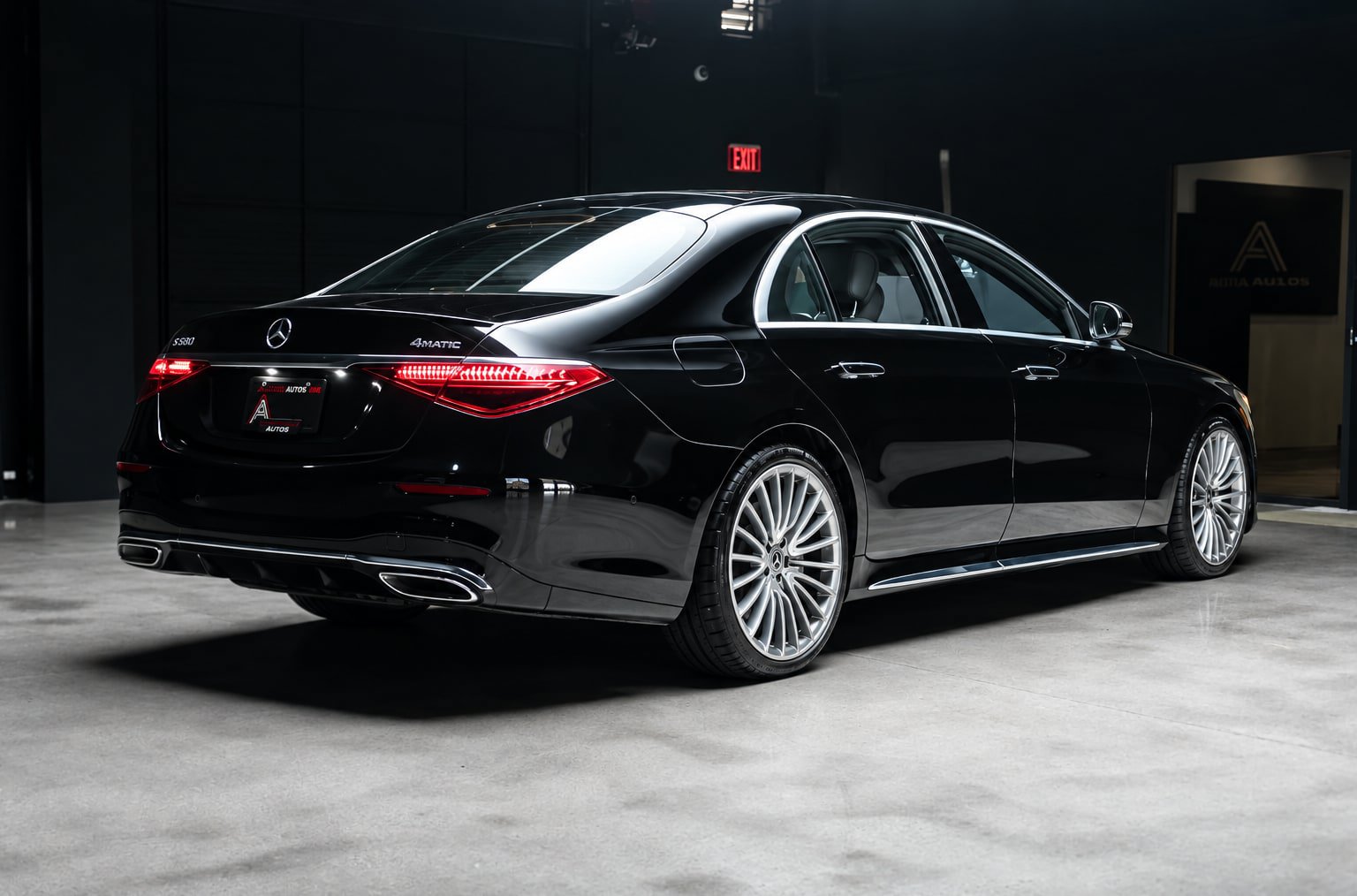Used 2022 Mercedes-Benz S 500 4MATIC w/ AMG Line Package image 7