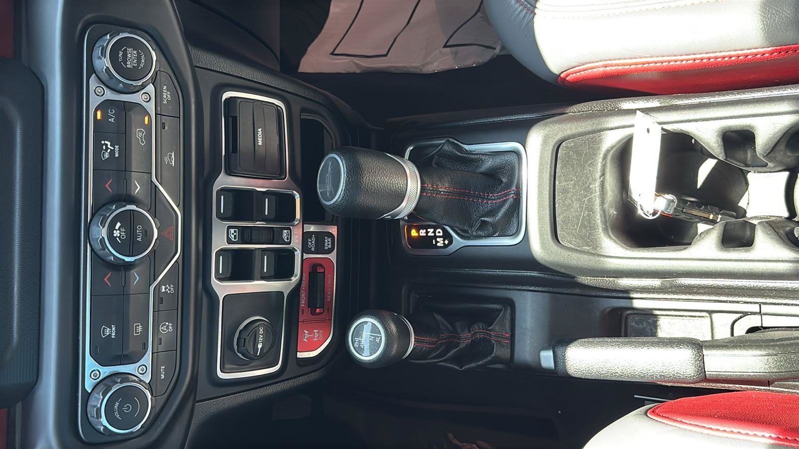 Used 2020 Jeep Gladiator Rubicon AWD/4WD image 35