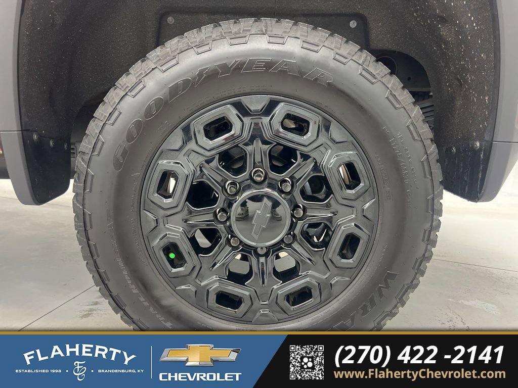 Used 2025 Chevrolet Silverado 2500 LTZ w/ LTZ Convenience Package image 21