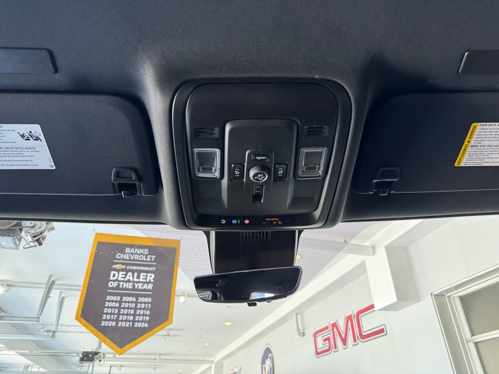 Certified 2025 Chevrolet Tahoe High Country AWD/4WD image 32