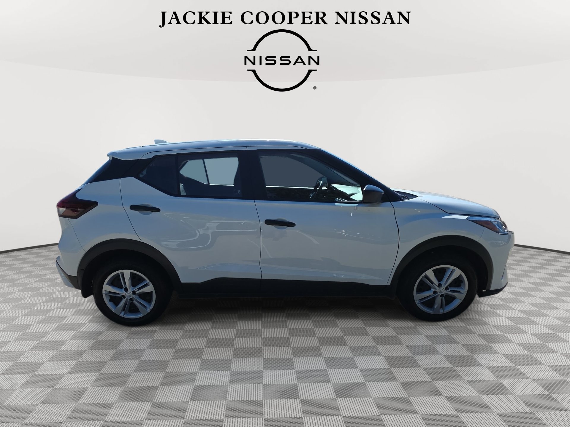 Certified 2025 Nissan Kicks Play S FWD image 4