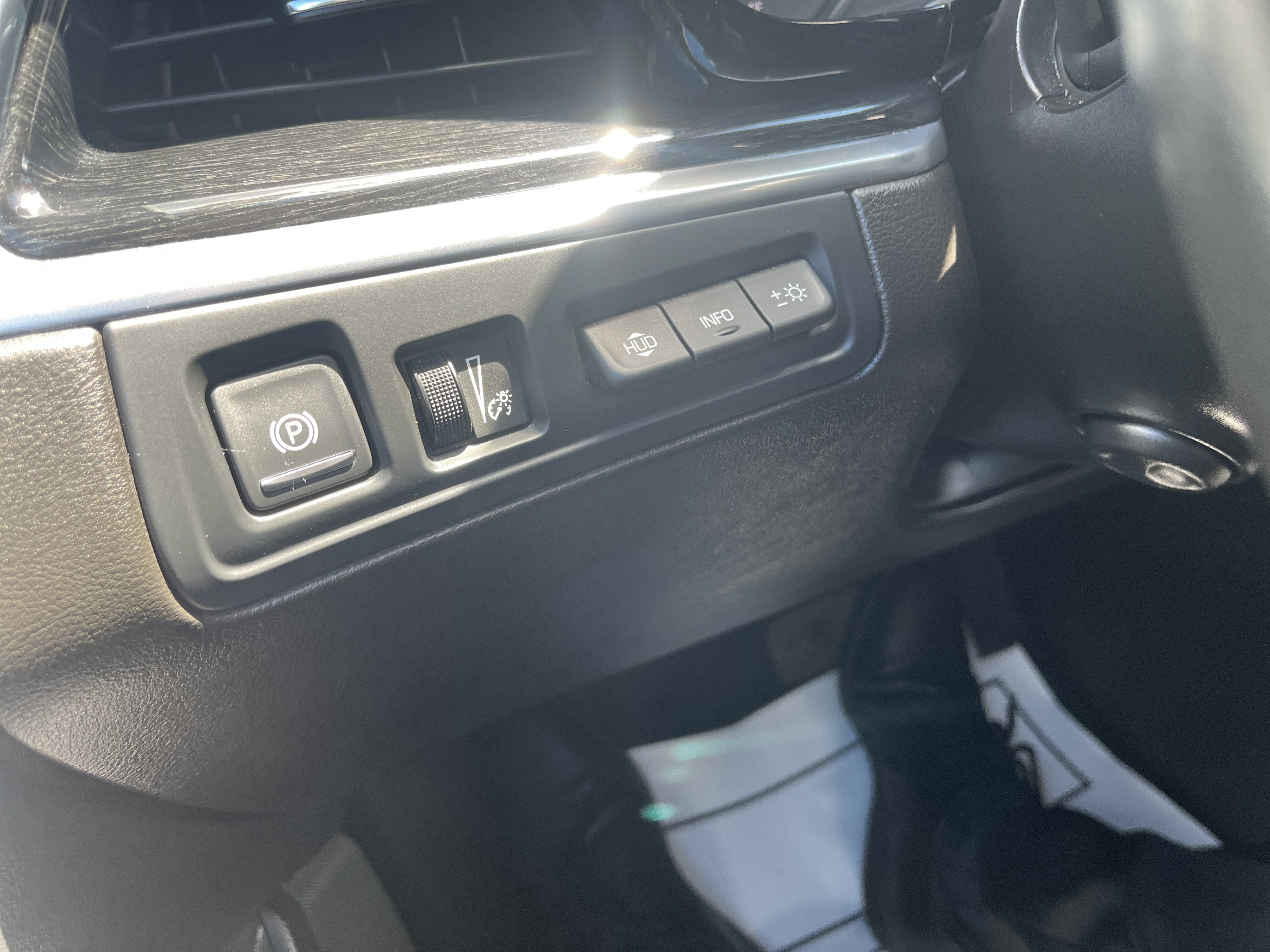 Used 2023 Cadillac XT5 Premium Luxury w/ Technology Package AWD/4WD image 26