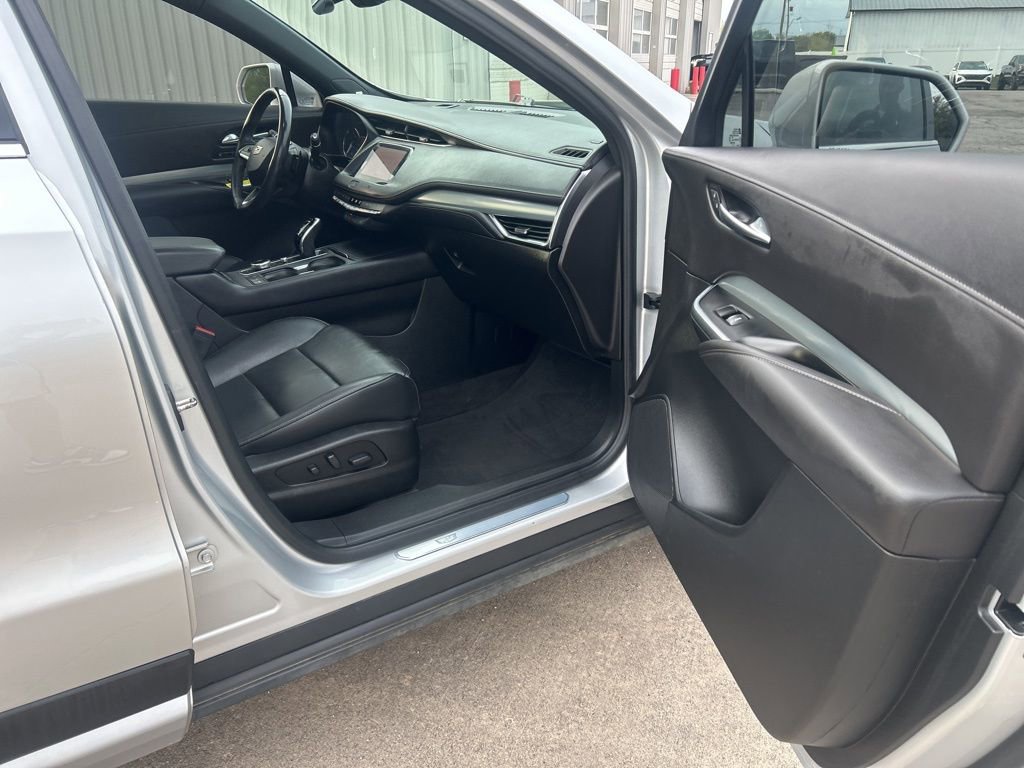 Used 2020 Cadillac XT4 Premium Luxury w/ Cold Weather Package image 19