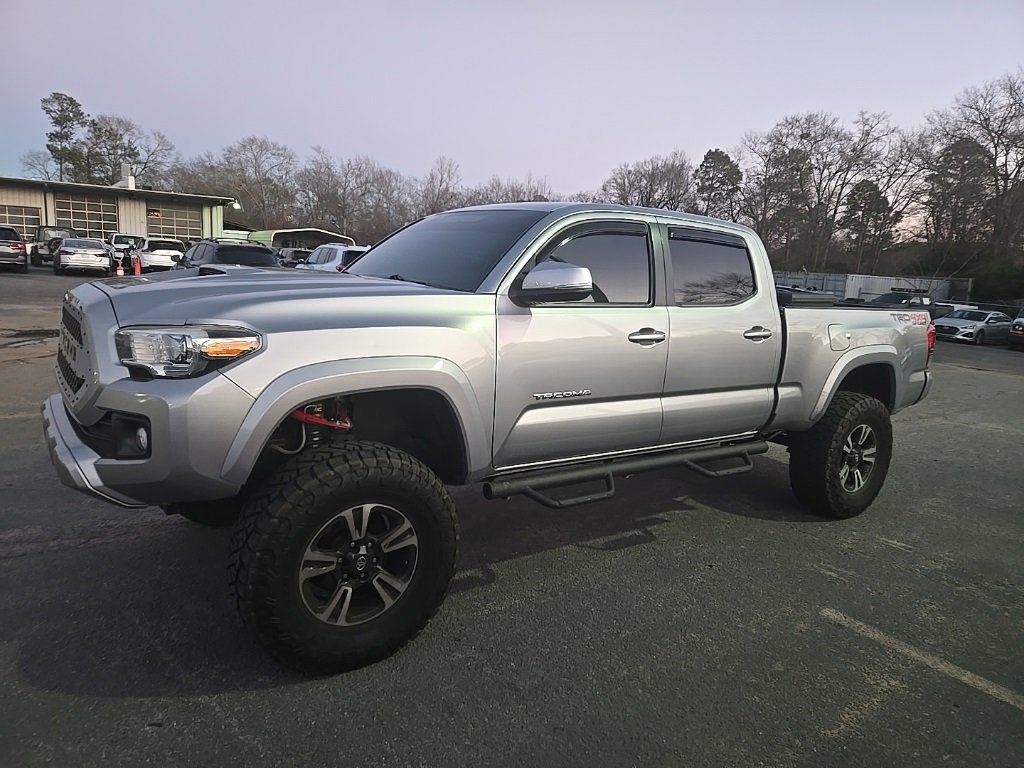 Used 2017 Toyota Tacoma TRD Sport w/ Premium & Technology Package image 1