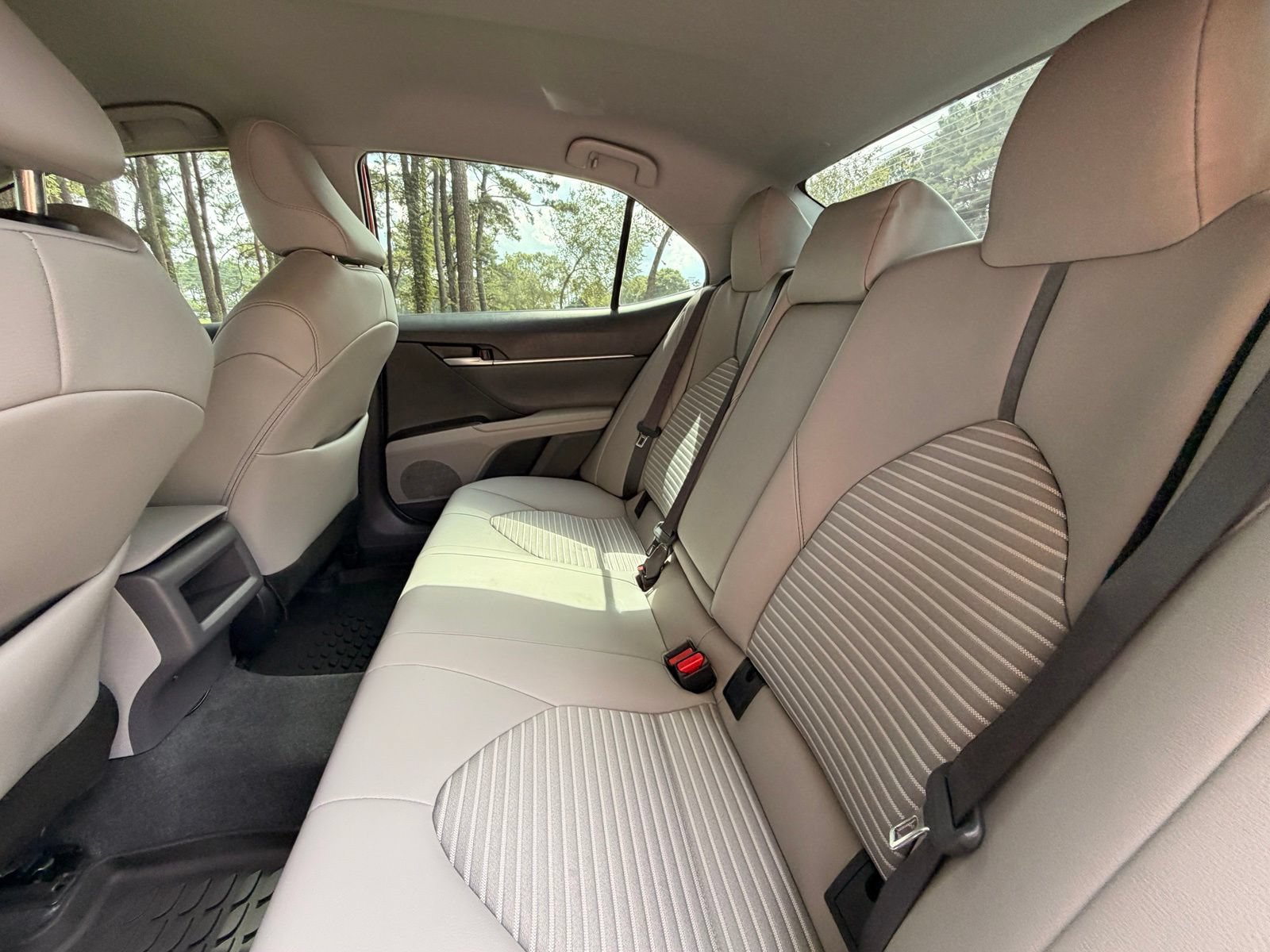 Used 2024 Toyota Camry SE FWD image 13