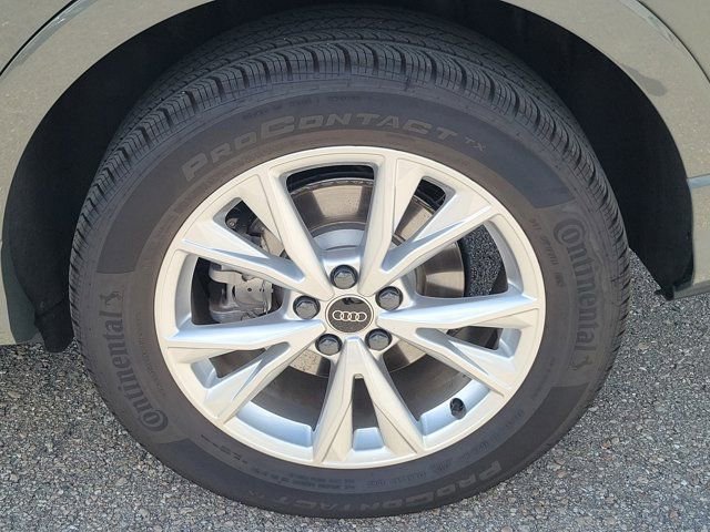 Certified 2025 Audi Q3 2.0T Premium Plus image 10