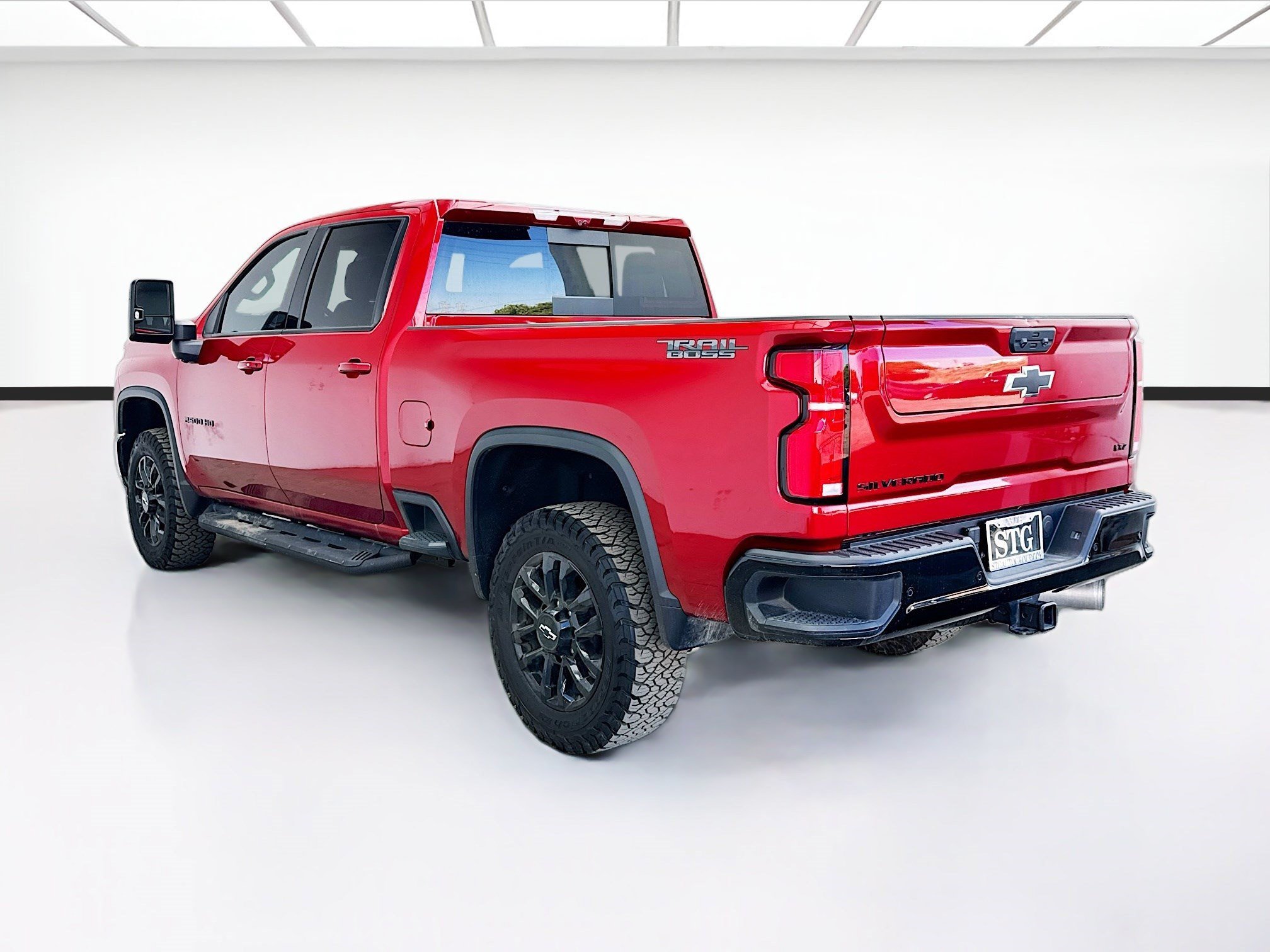 Used 2025 Chevrolet Silverado 2500 LTZ w/ LTZ Plus Package AWD/4WD image 6