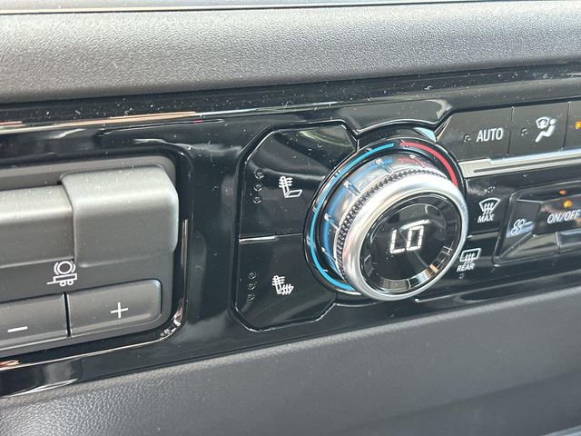 New 2026 GMC Sierra 1500 Elevation w/ LPO, Elevation Black Package image 17