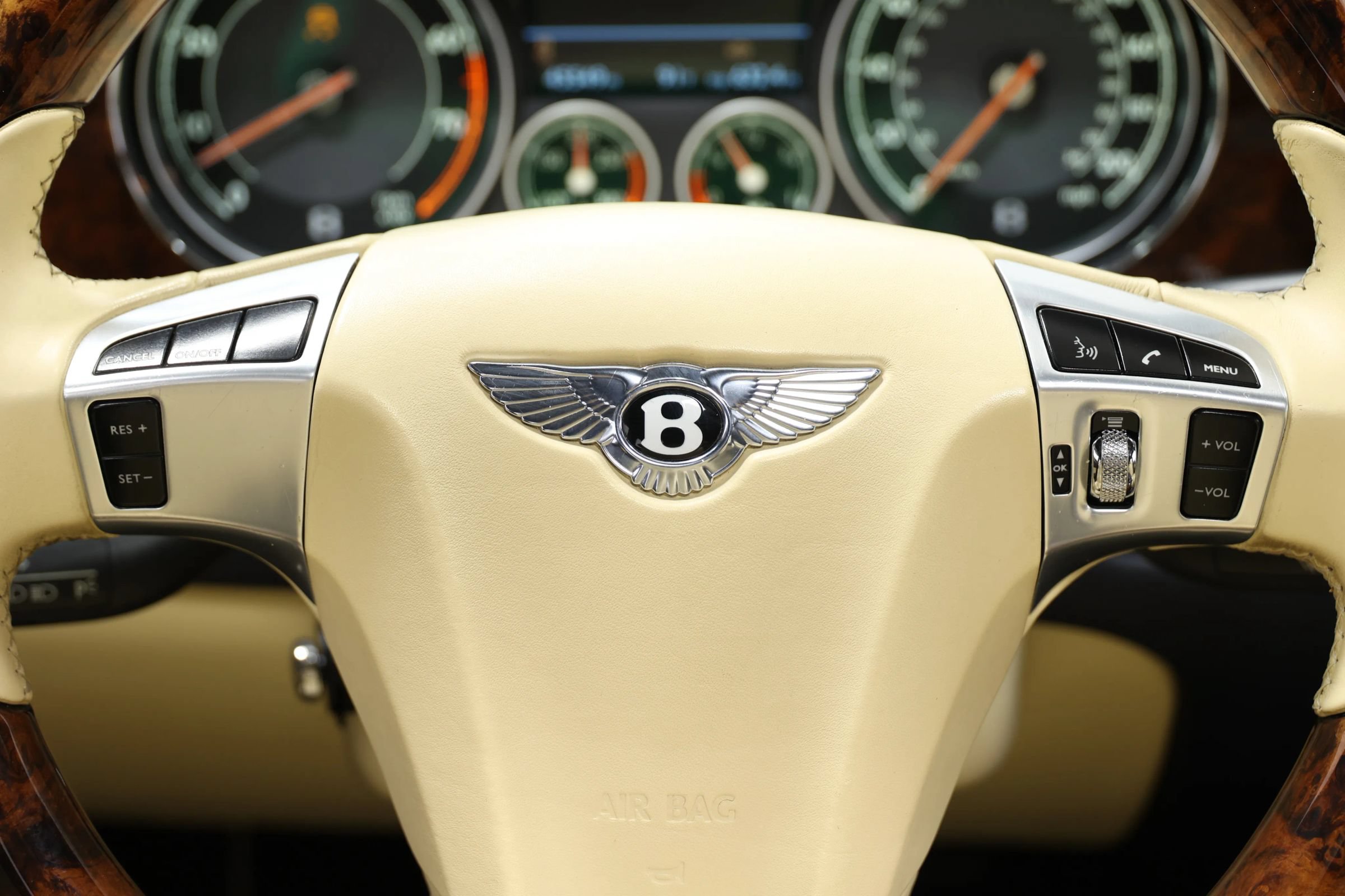 Used 2015 Bentley Flying Spur V8 AWD/4WD image 25
