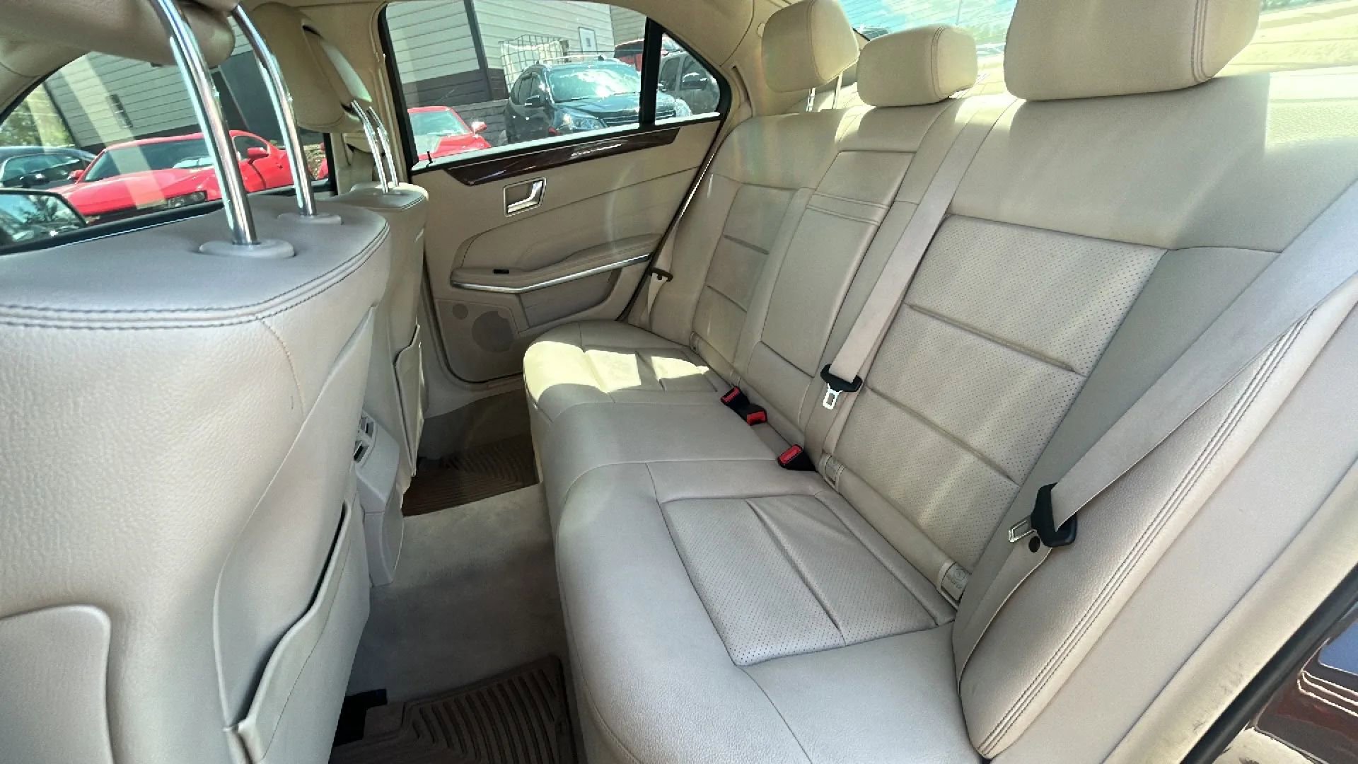 Used 2014 Mercedes-Benz E 350 Sedan image 16