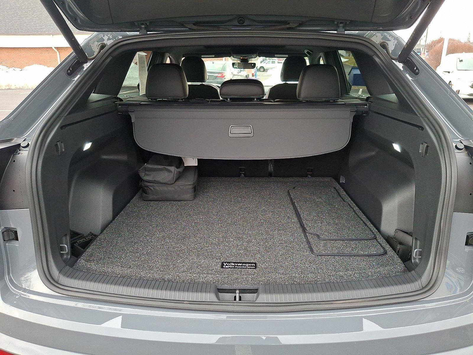 Used 2024 Volkswagen Atlas Cross Sport SEL R-Line image 28