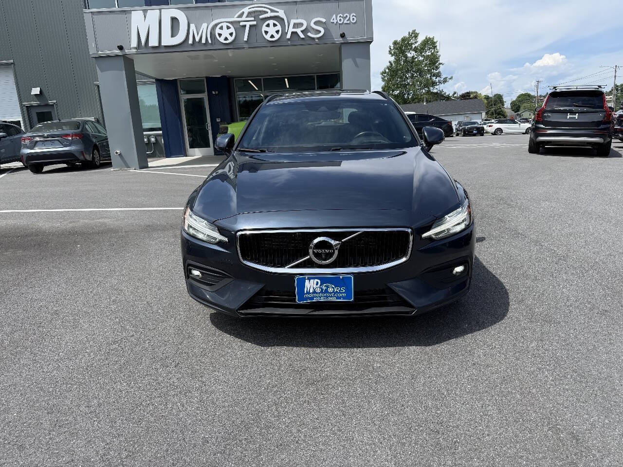 Used 2020 Volvo V60 T5 Momentum FWD image 3