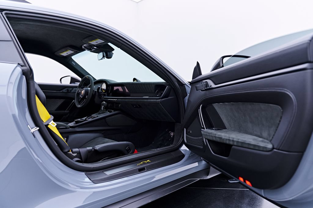 Used 2024 Porsche 911 GT3 RS w/ Weissach Package RWD image 35