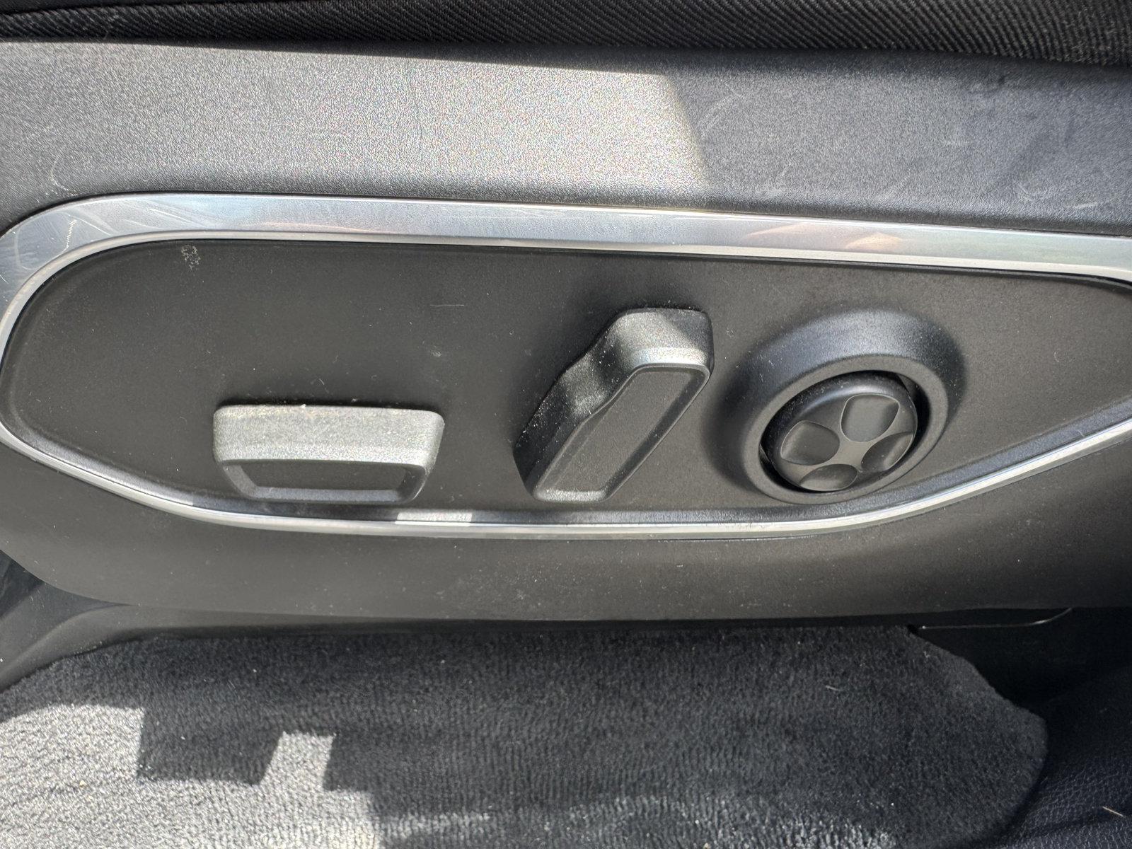 Used 2025 Jeep Wagoneer Series III w/ Premium Group I AWD/4WD image 11