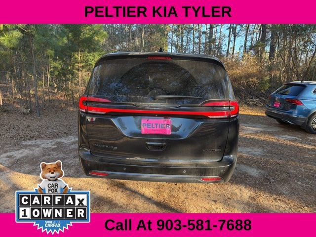Used 2023 Chrysler Pacifica Limited w/ S Appearance Package image 11