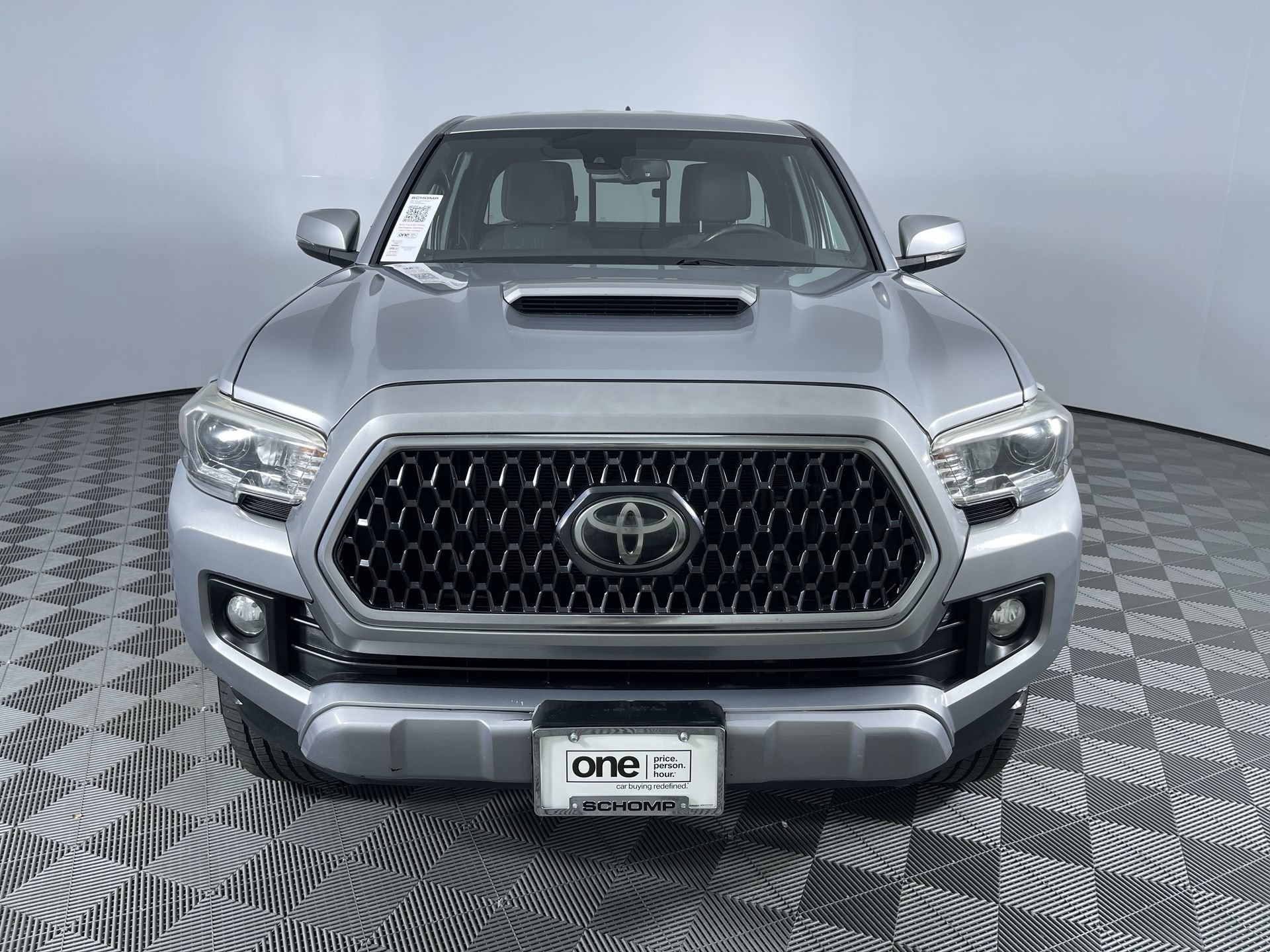 Used 2018 Toyota Tacoma TRD Sport AWD/4WD image 30