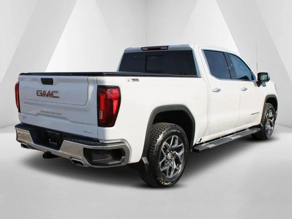 New 2026 GMC Sierra 1500 SLT image 7