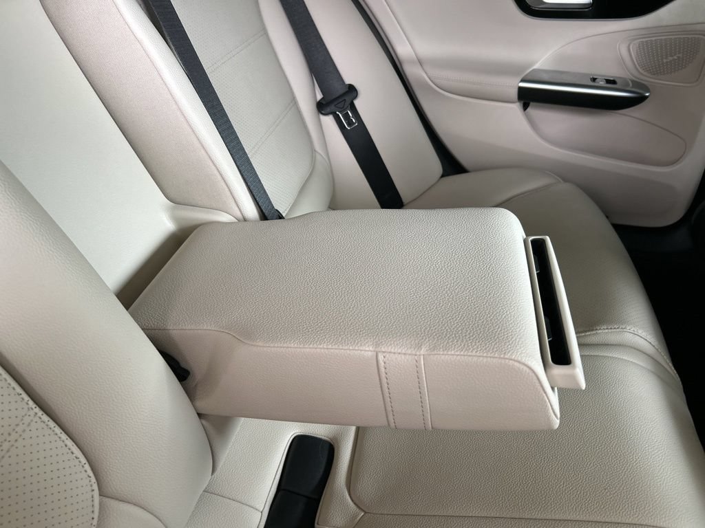 Used 2024 Mercedes-Benz C 300 Sedan image 29