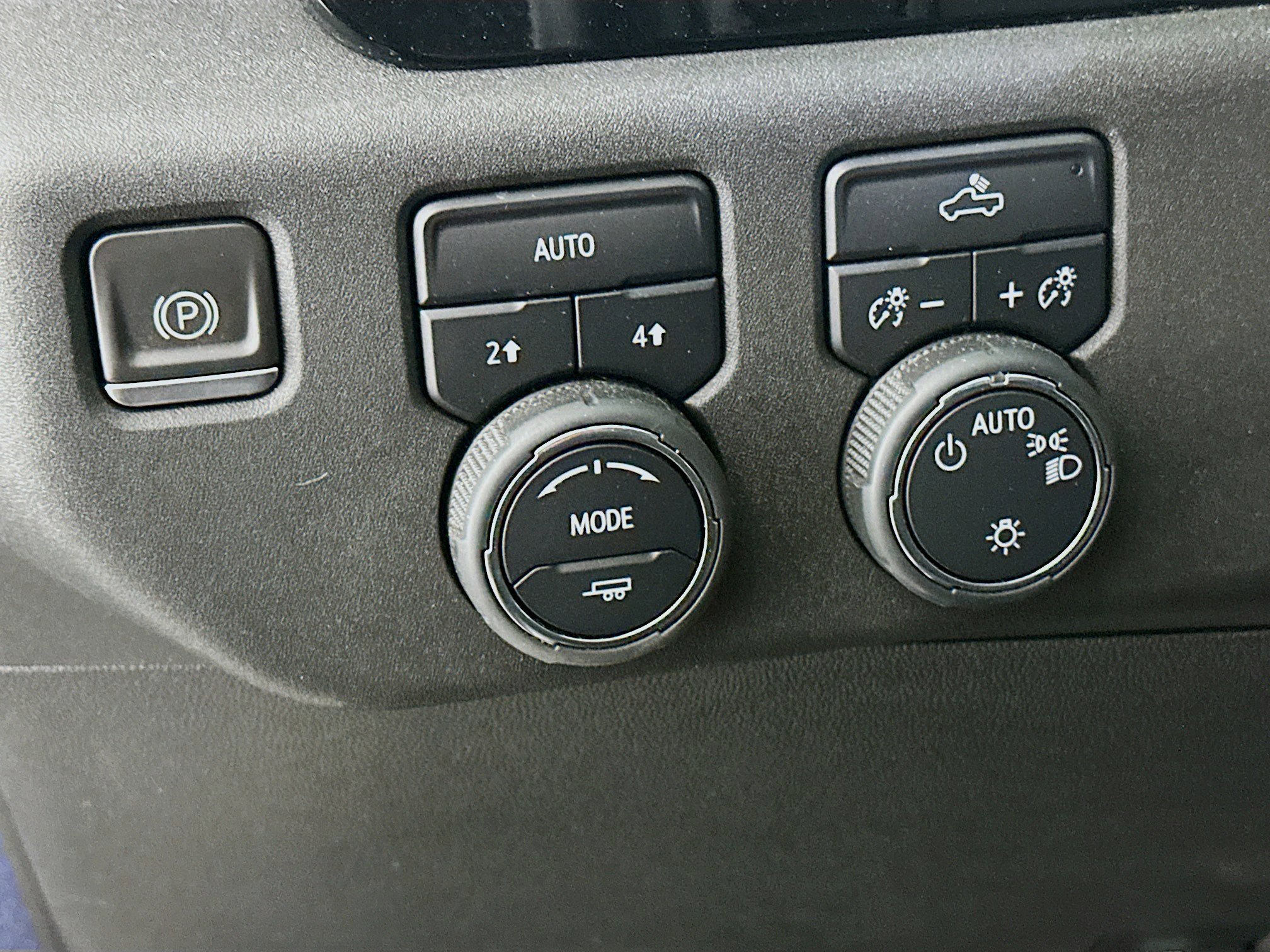 Used 2023 Chevrolet Silverado 1500 LT AWD/4WD image 17