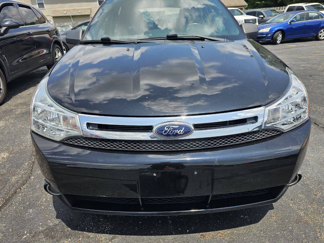 Used 2011 Ford Focus SE w/ 201A Rapid Spec Order Code FWD image 2