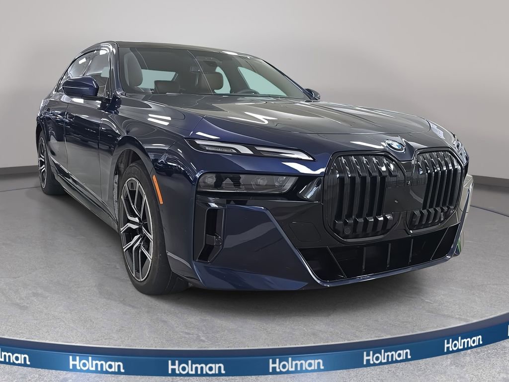 Used 2023 BMW i7 xDrive60 image 4