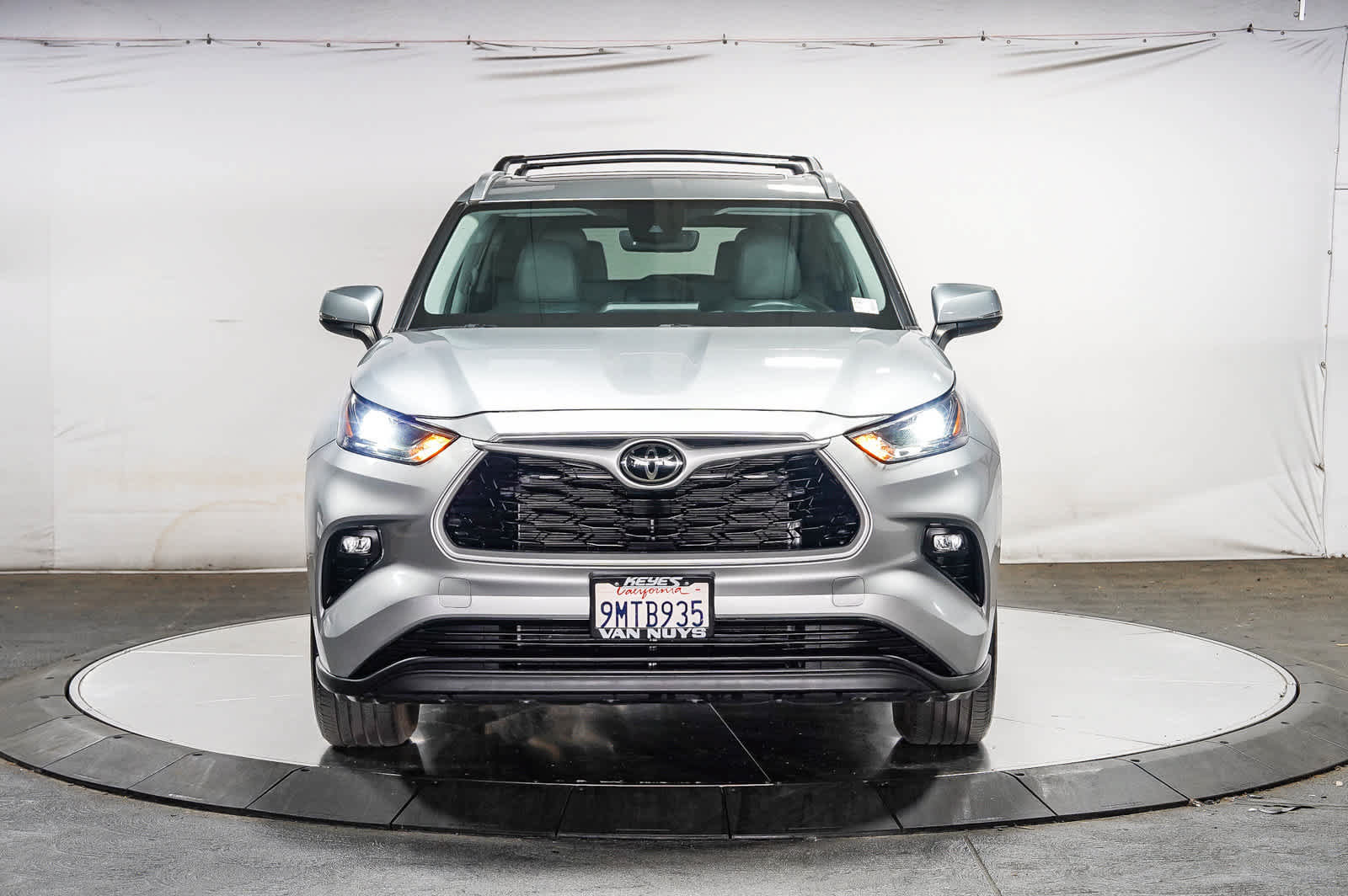 Used 2024 Toyota Highlander XLE AWD/4WD image 6