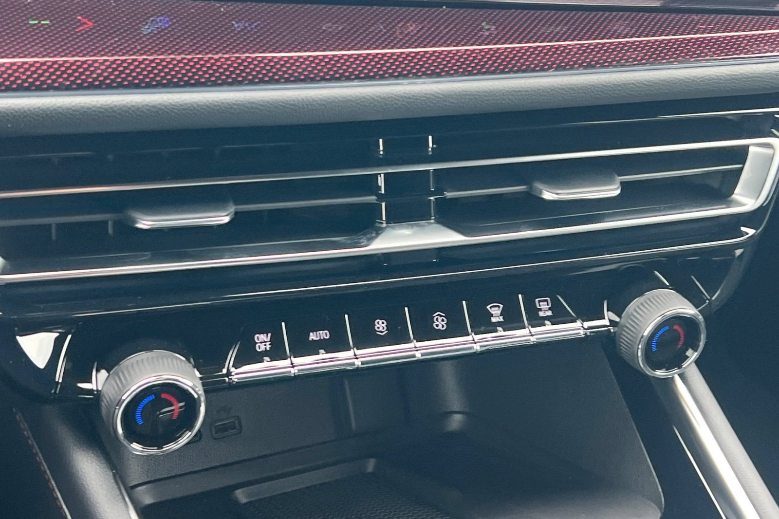 New 2026 Chevrolet Traverse Z71 w/ Enhanced Driving Package AWD/4WD image 19