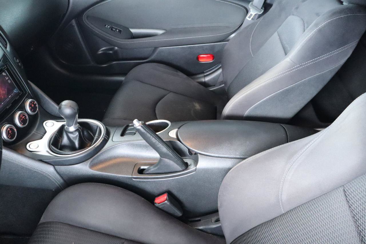 Used 2017 Nissan 370Z Coupe RWD image 16