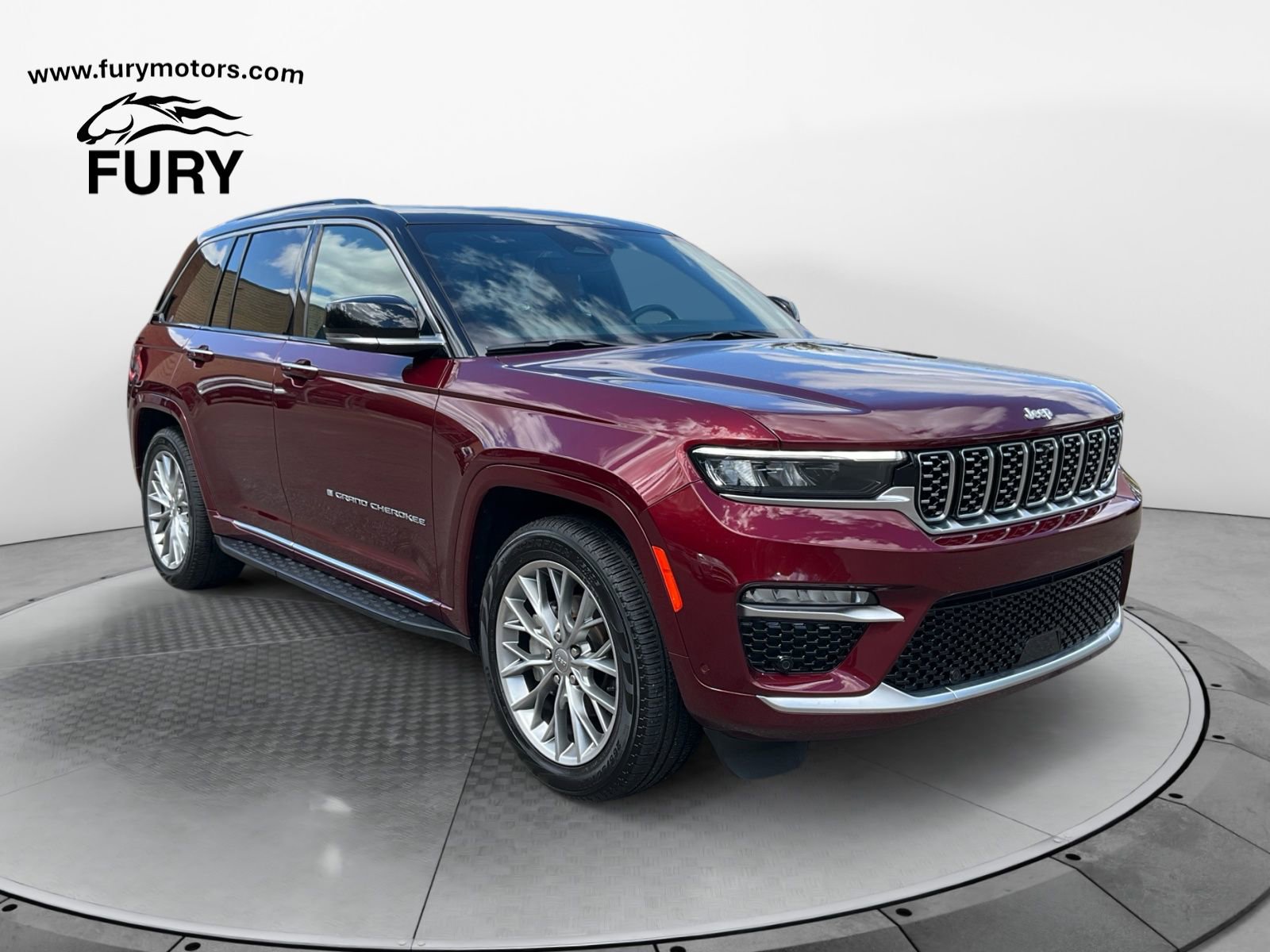 Used 2024 Jeep Grand Cherokee Summit w/ Luxury Tech Group V AWD/4WD video 1