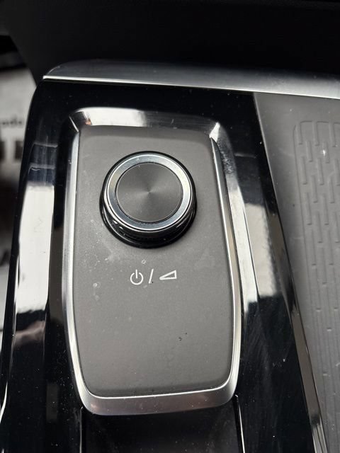 Used 2025 Buick Enclave Preferred AWD/4WD image 18