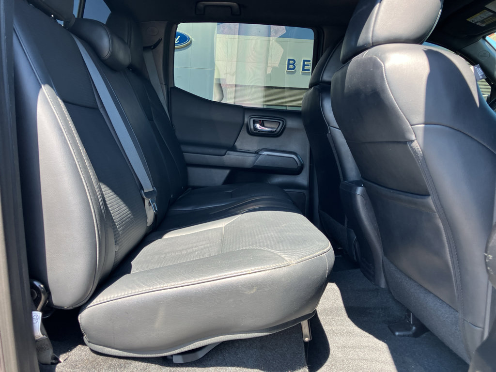 Used 2018 Toyota Tacoma TRD Sport image 32