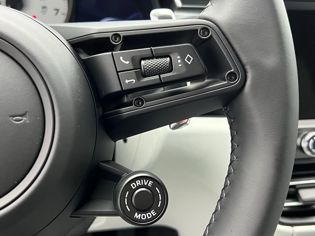 New 2026 Porsche Macan image 8