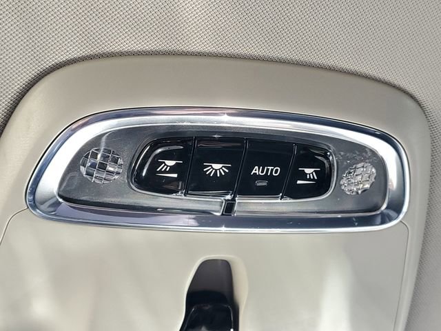 Used 2016 Volvo XC90 T6 Momentum w/ Momentum Plus Package image 30