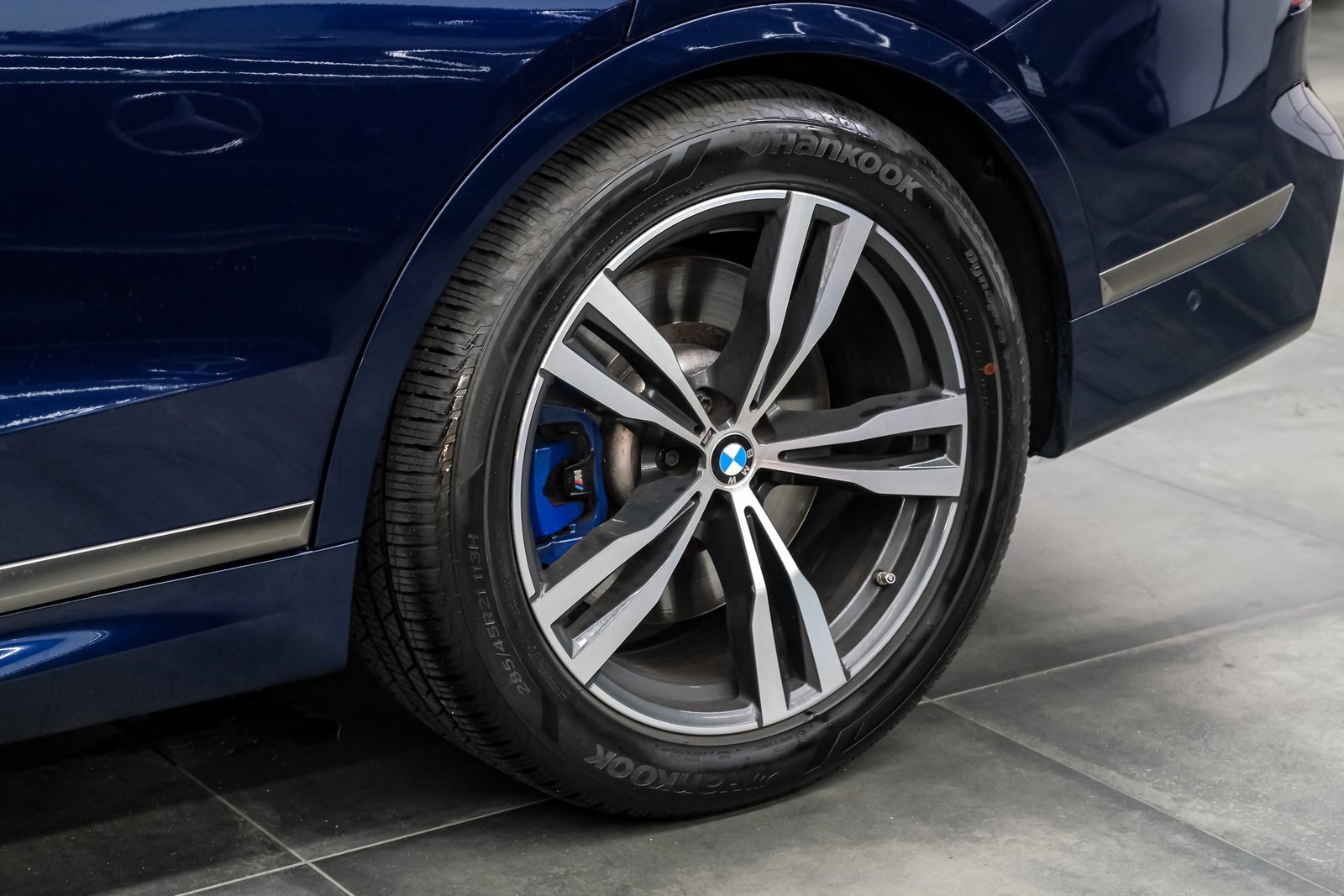 Used 2022 BMW X7 M50i w/ Executive Package image 62