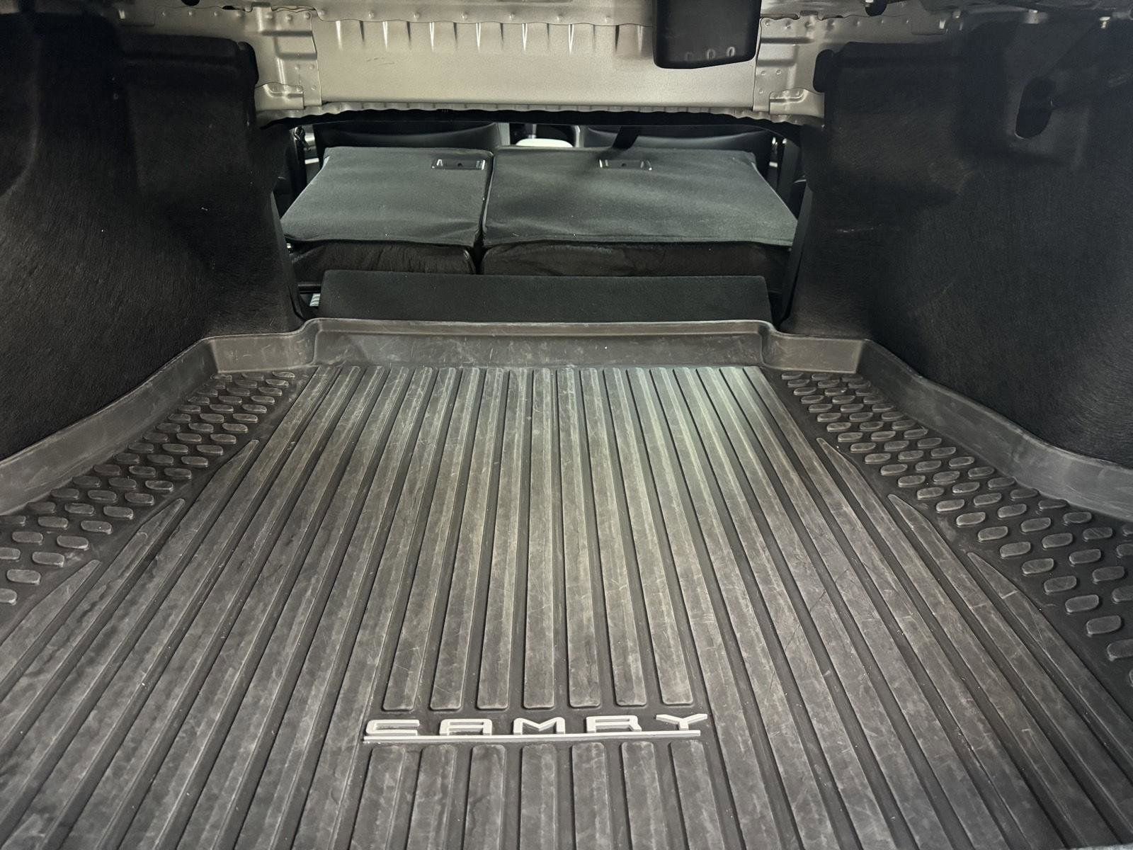 Used 2023 Toyota Camry SE image 33