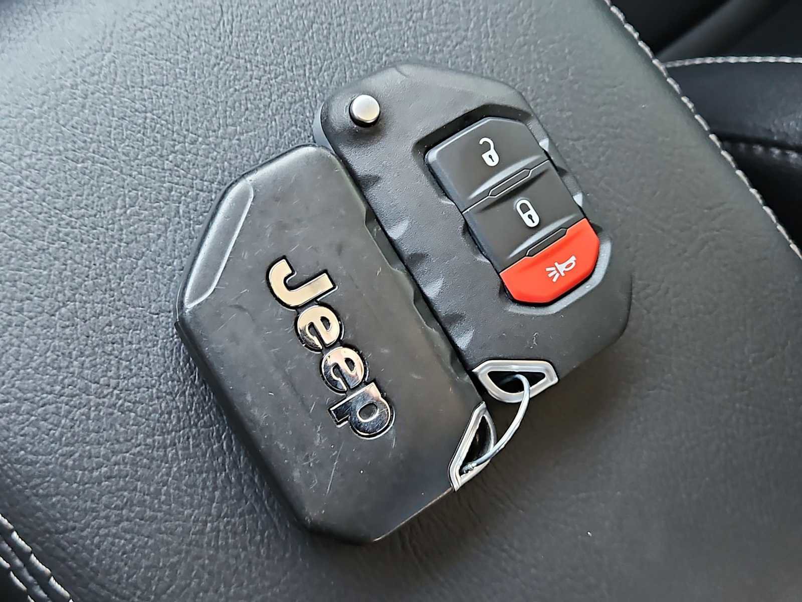 Used 2023 Jeep Wrangler Sahara image 34