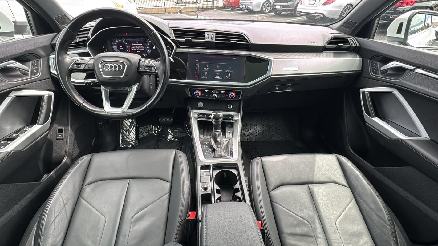 Used 2020 Audi Q3 2.0T Premium Plus w/ Premium Plus Package AWD/4WD image 22