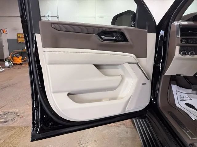 New 2026 GMC Yukon XL Denali w/ Denali Reserve Package AWD/4WD image 15