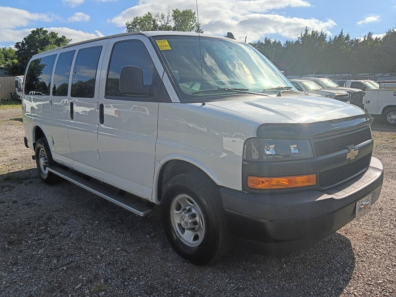 Used 2019 Chevrolet Express 3500 LS RWD image 3