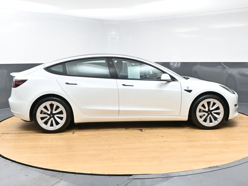 Used 2023 Tesla Model 3 Standard Range image 4